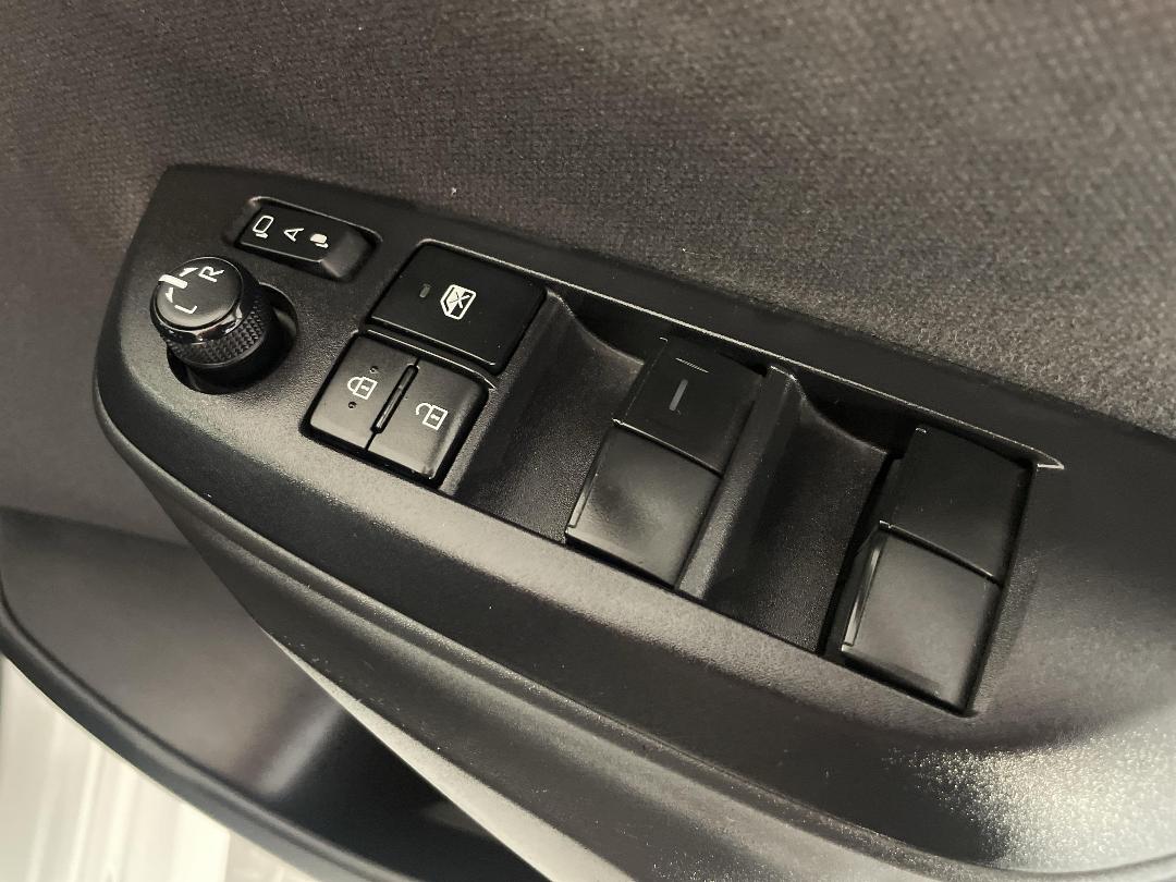 Photo '23' of Toyota Yaris