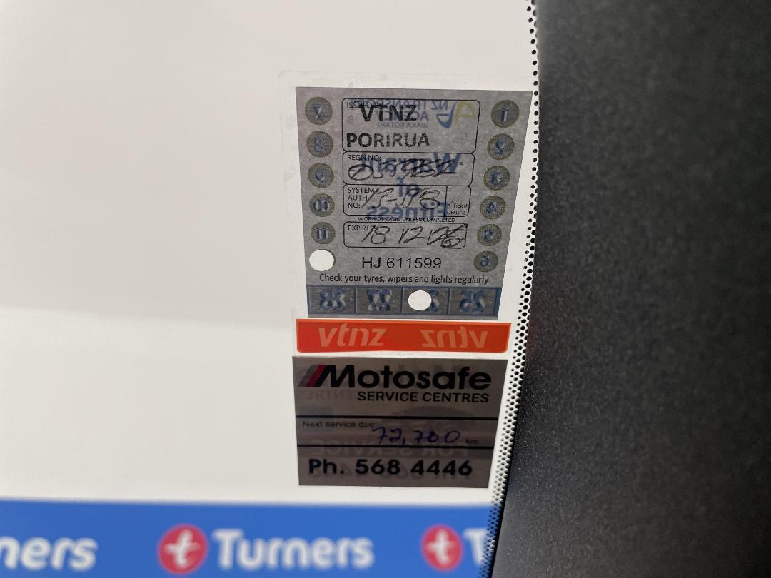 Photo '33' of Toyota Yaris