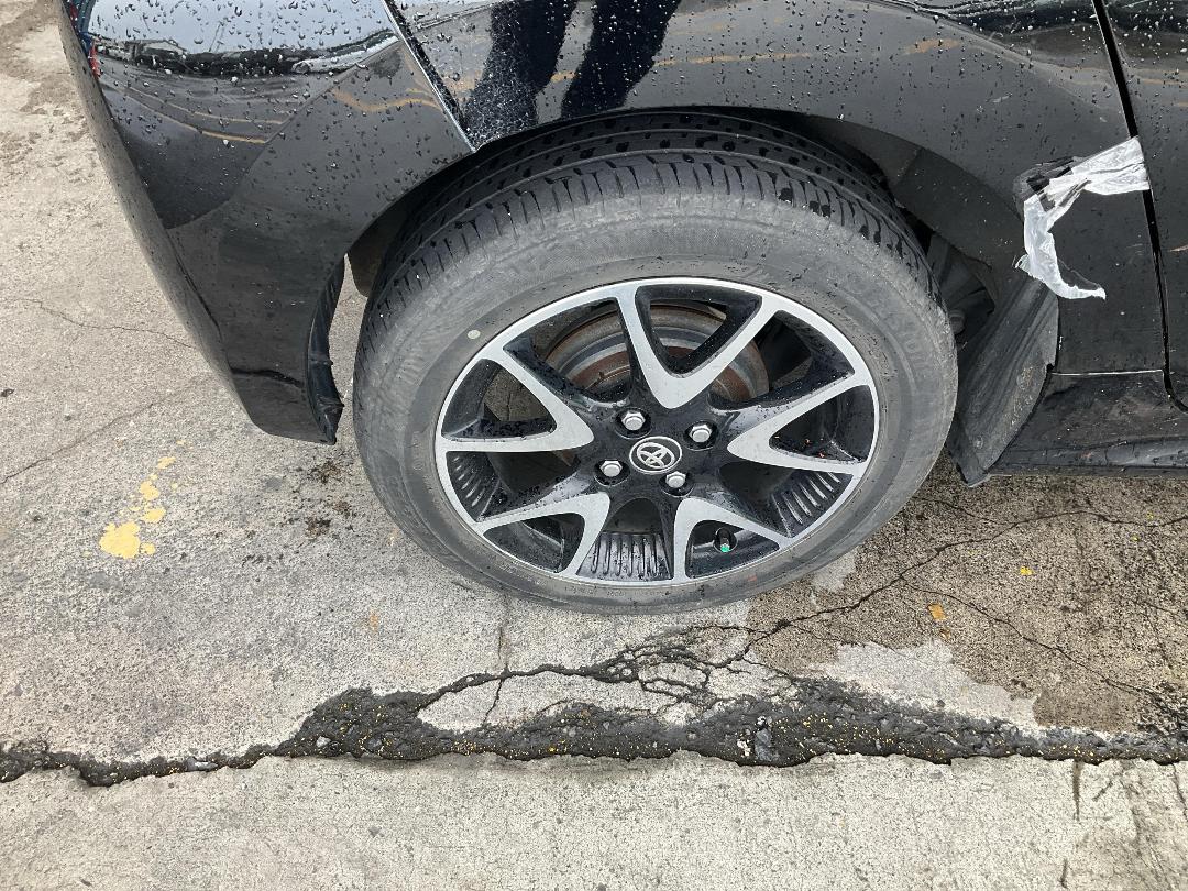 Photo '21' of Toyota Yaris Hybrid Photo '21' of Toyota Yaris Hybrid