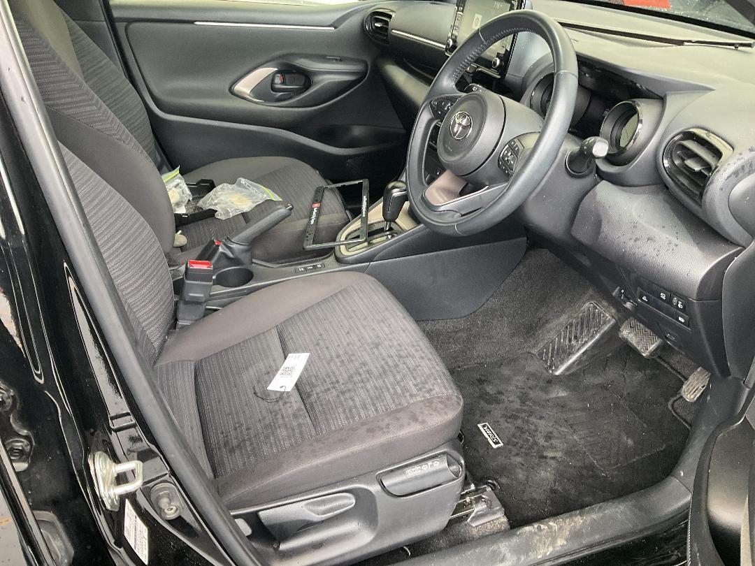 Photo '23' of Toyota Yaris Hybrid Photo '23' of Toyota Yaris Hybrid