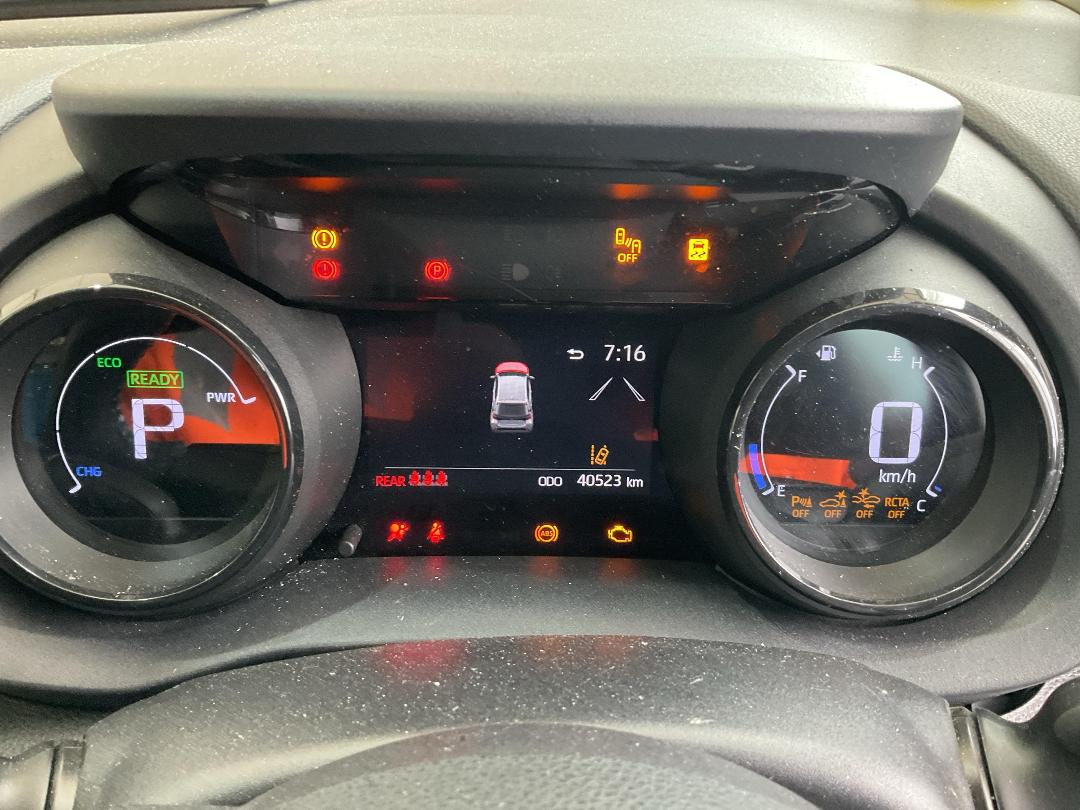 Photo '26' of Toyota Yaris Hybrid Photo '26' of Toyota Yaris Hybrid