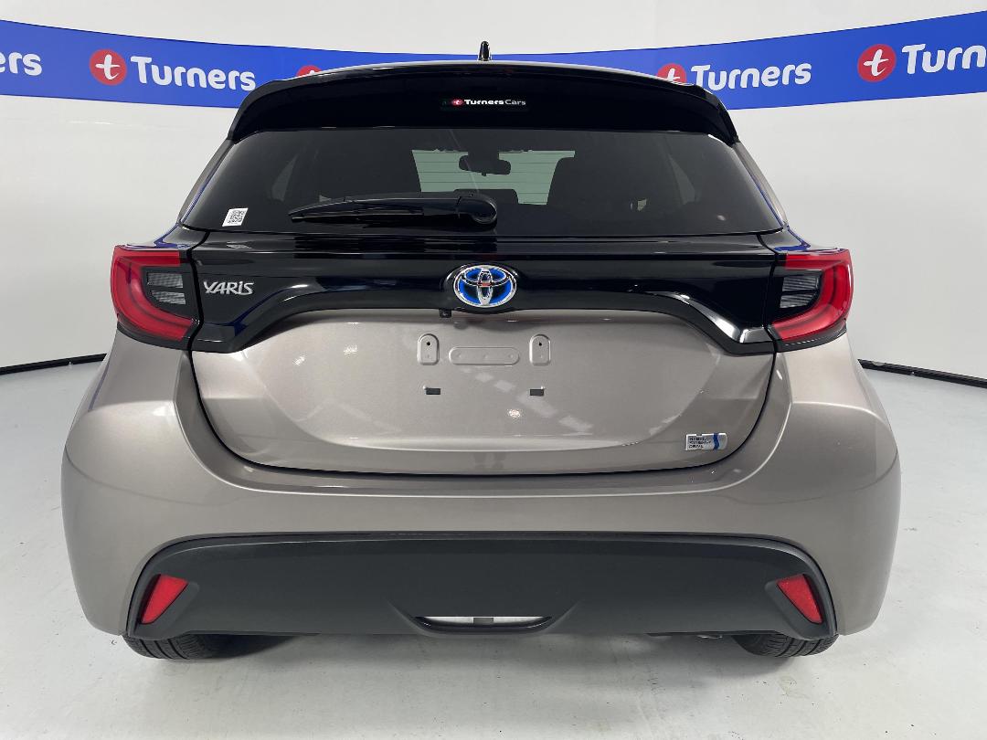 Photo '6' of Toyota Yaris