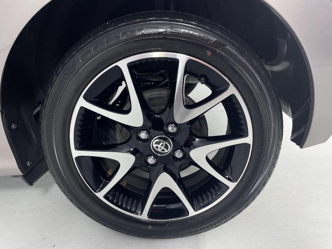 Photo '11' of Toyota Yaris