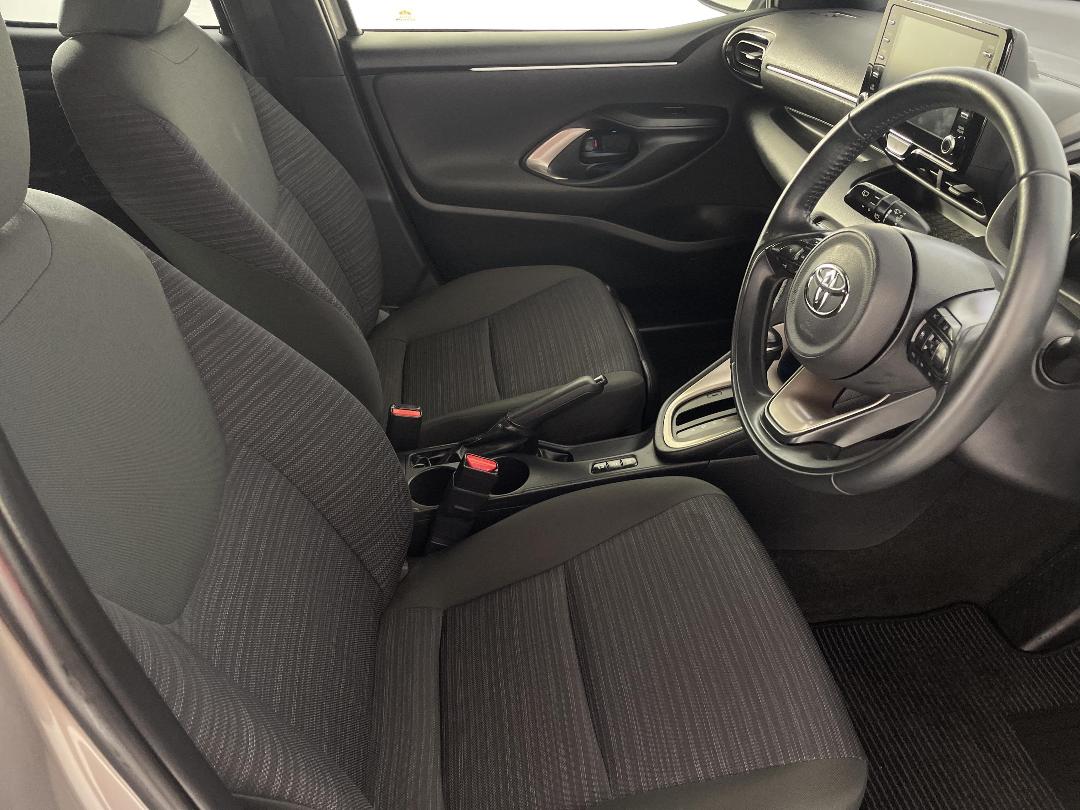 Photo '16' of Toyota Yaris