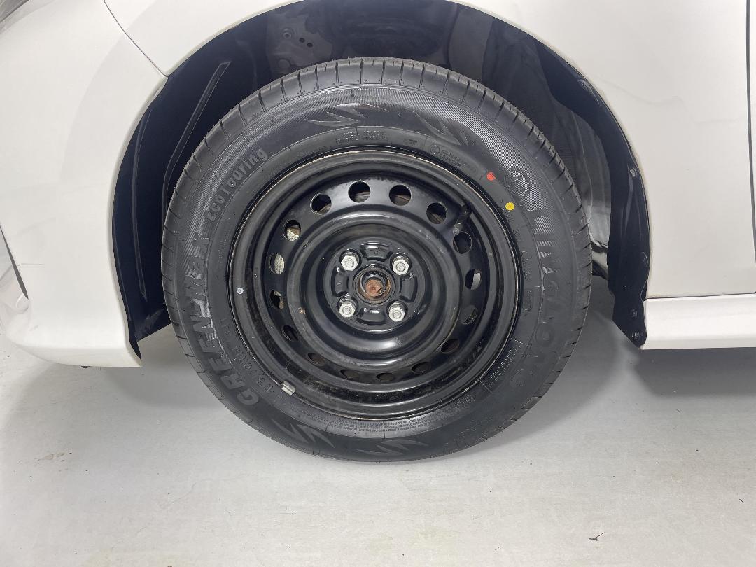 Photo '10' of Toyota Yaris