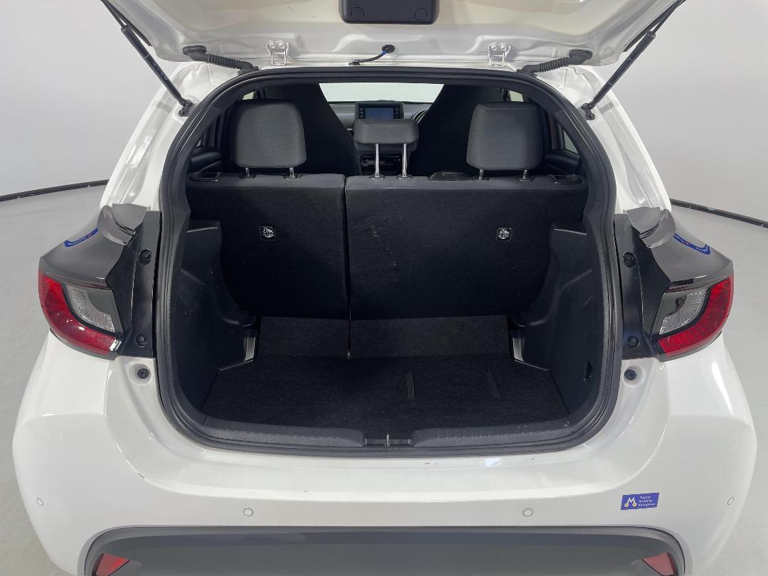 Photo '14' of Toyota Yaris