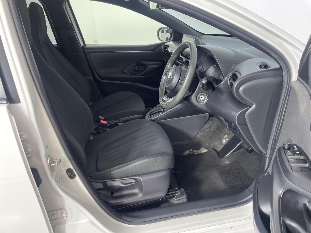 Photo '16' of Toyota Yaris