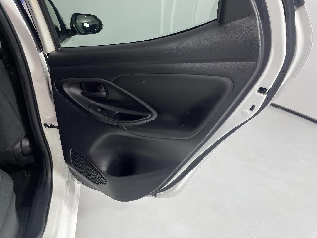 Photo '19' of Toyota Yaris