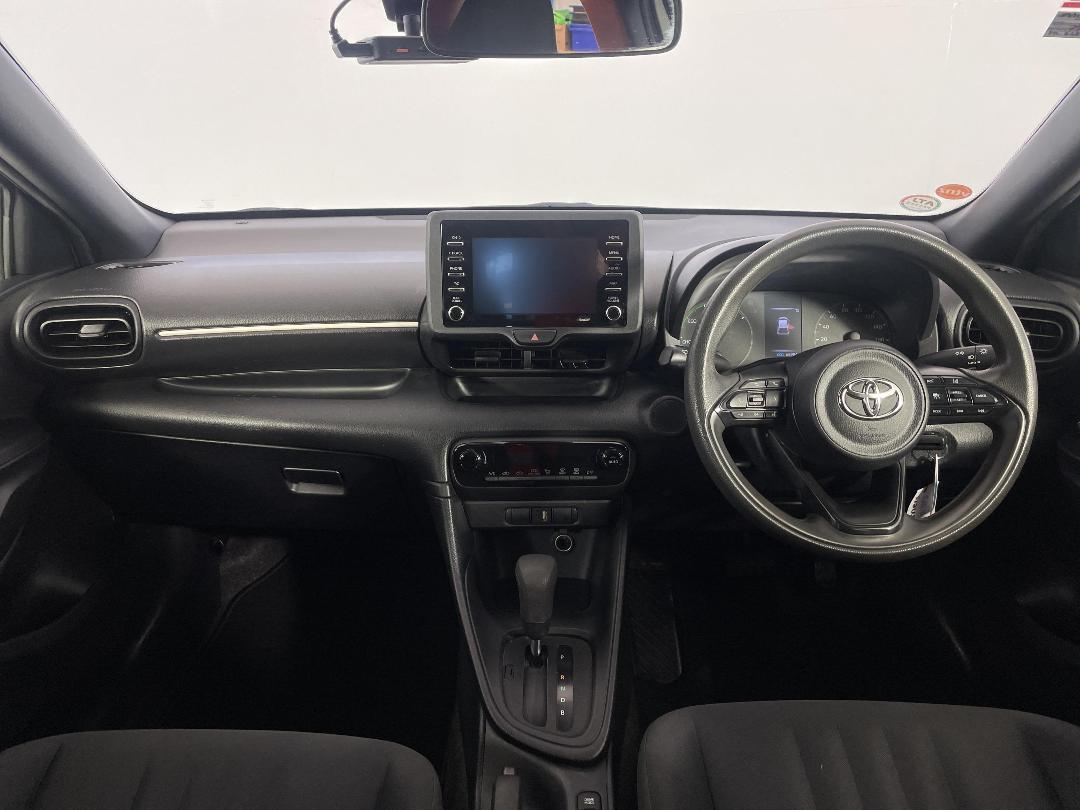 Photo '17' of Toyota Yaris