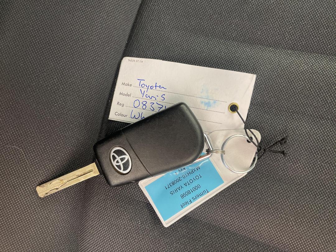 Photo '22' of Toyota Yaris