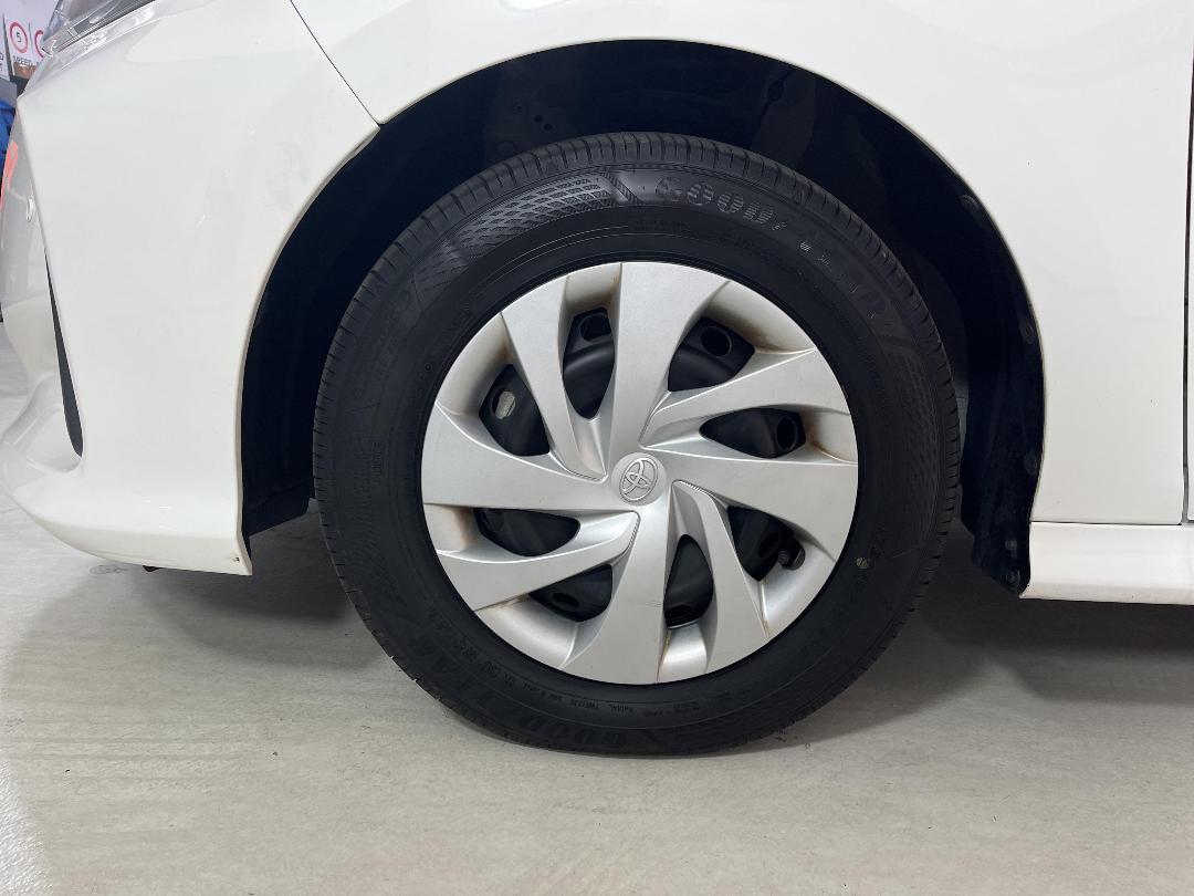 Photo '10' of Toyota Yaris