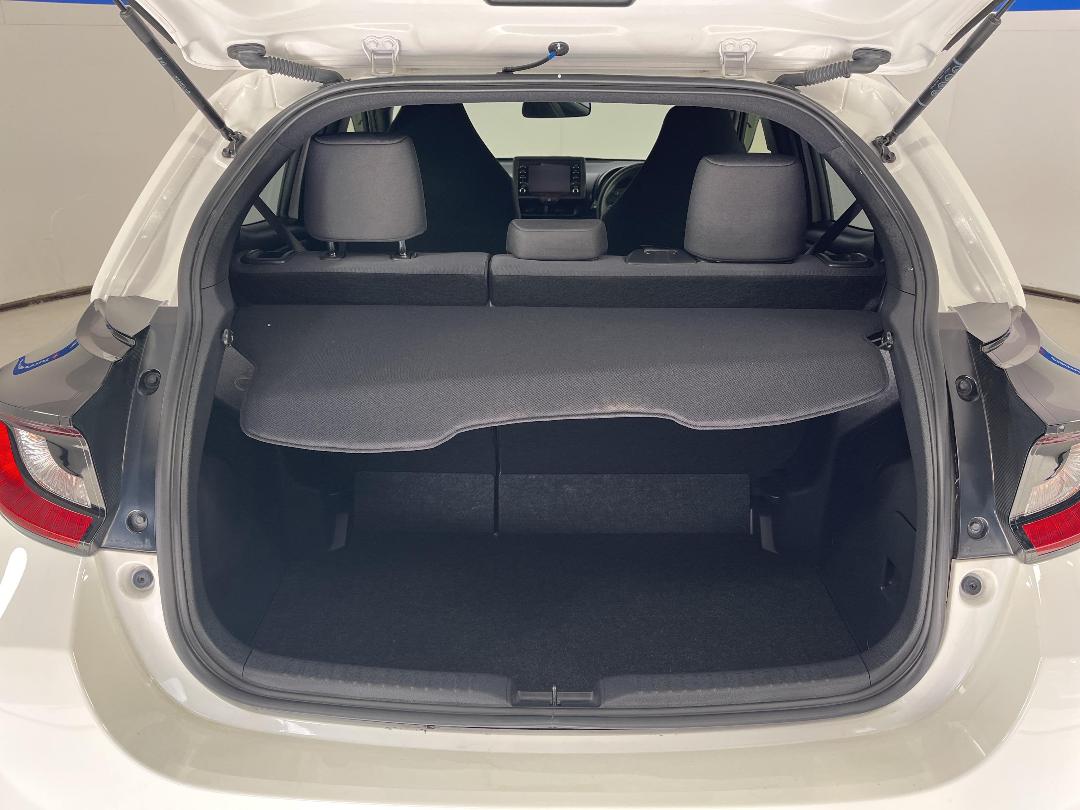 Photo '14' of Toyota Yaris