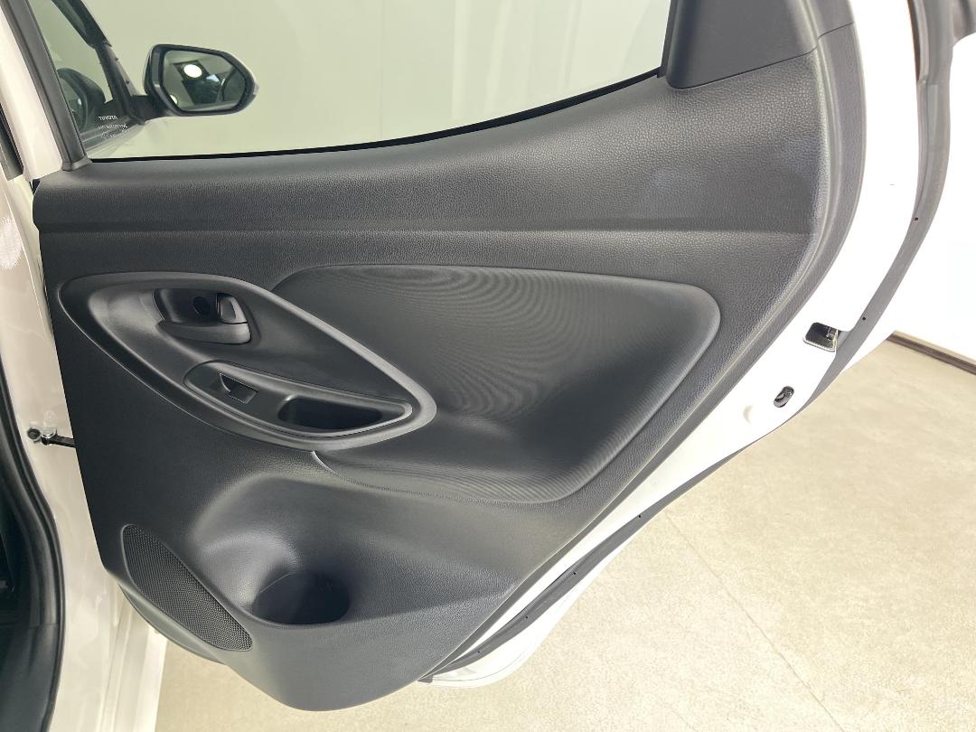 Photo '19' of Toyota Yaris