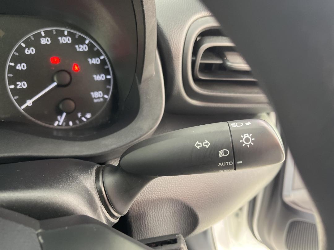 Photo '25' of Toyota Yaris