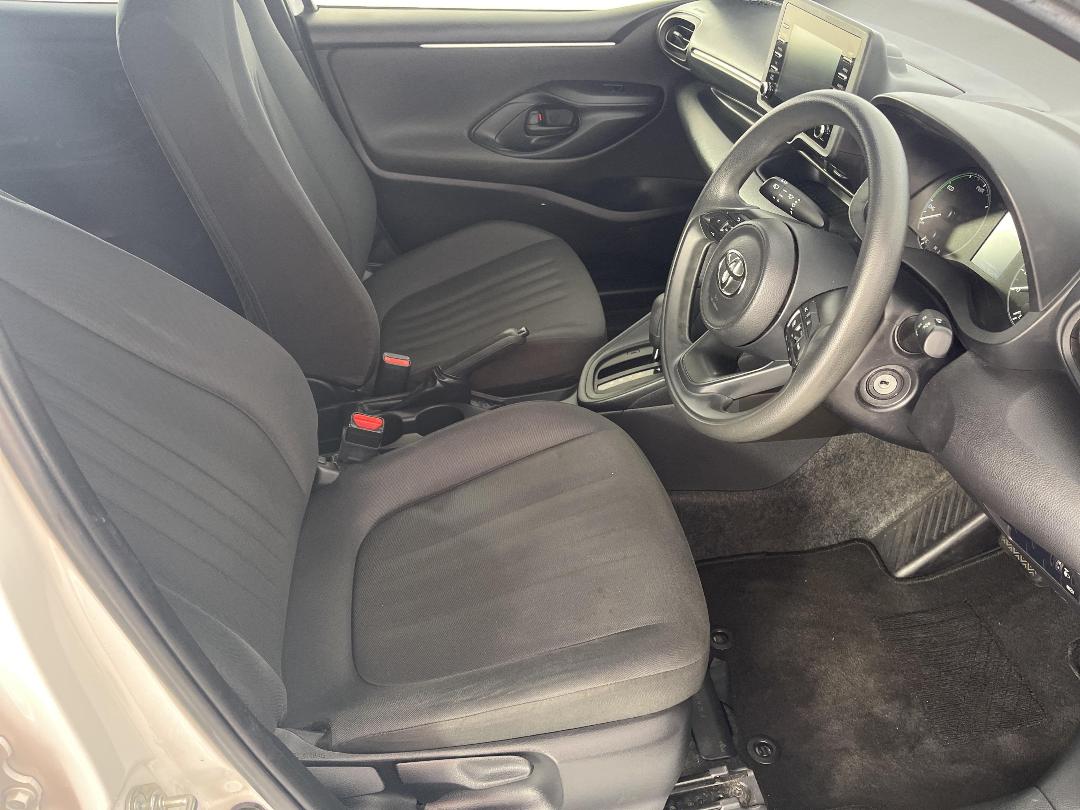 Photo '16' of Toyota Yaris