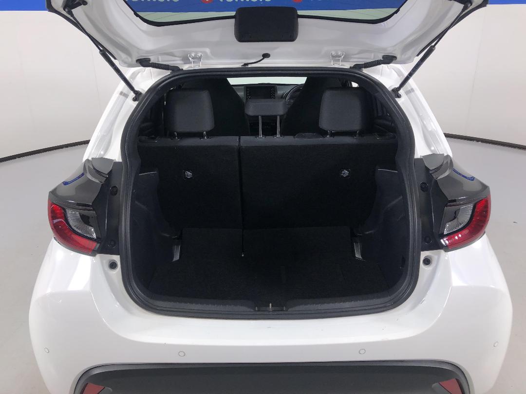 Photo '14' of Toyota Yaris