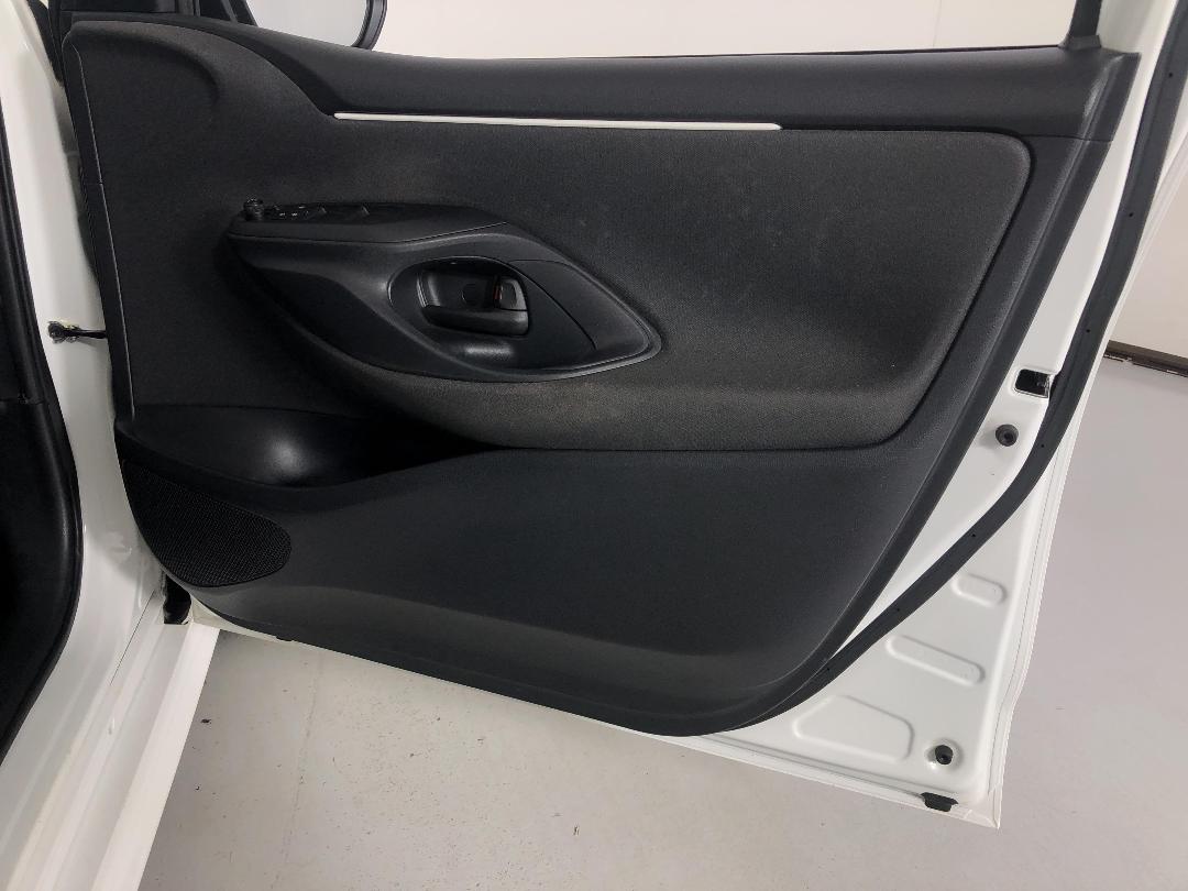 Photo '15' of Toyota Yaris