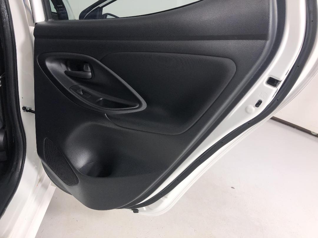 Photo '19' of Toyota Yaris