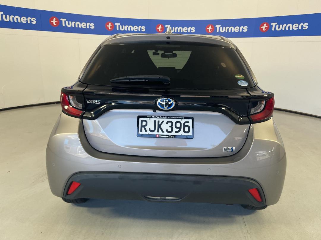 Photo '6' of Toyota Yaris