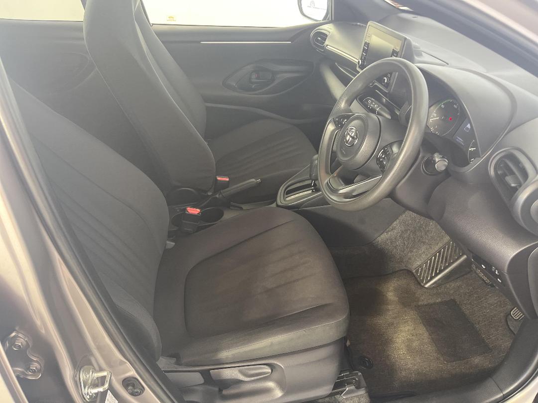 Photo '16' of Toyota Yaris