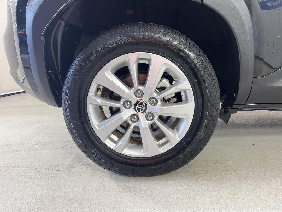 Photo '12' of Toyota Yaris Cross