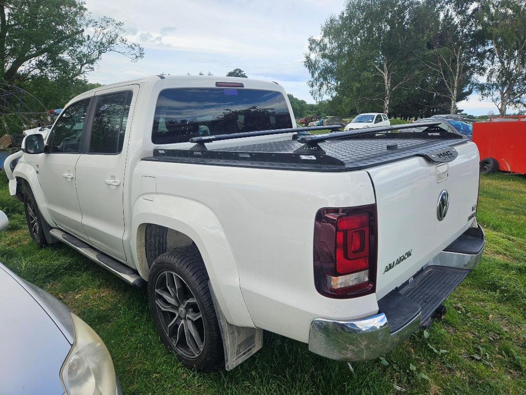 Photo '2' of Volkswagen Amarok Photo '2' of Volkswagen Amarok