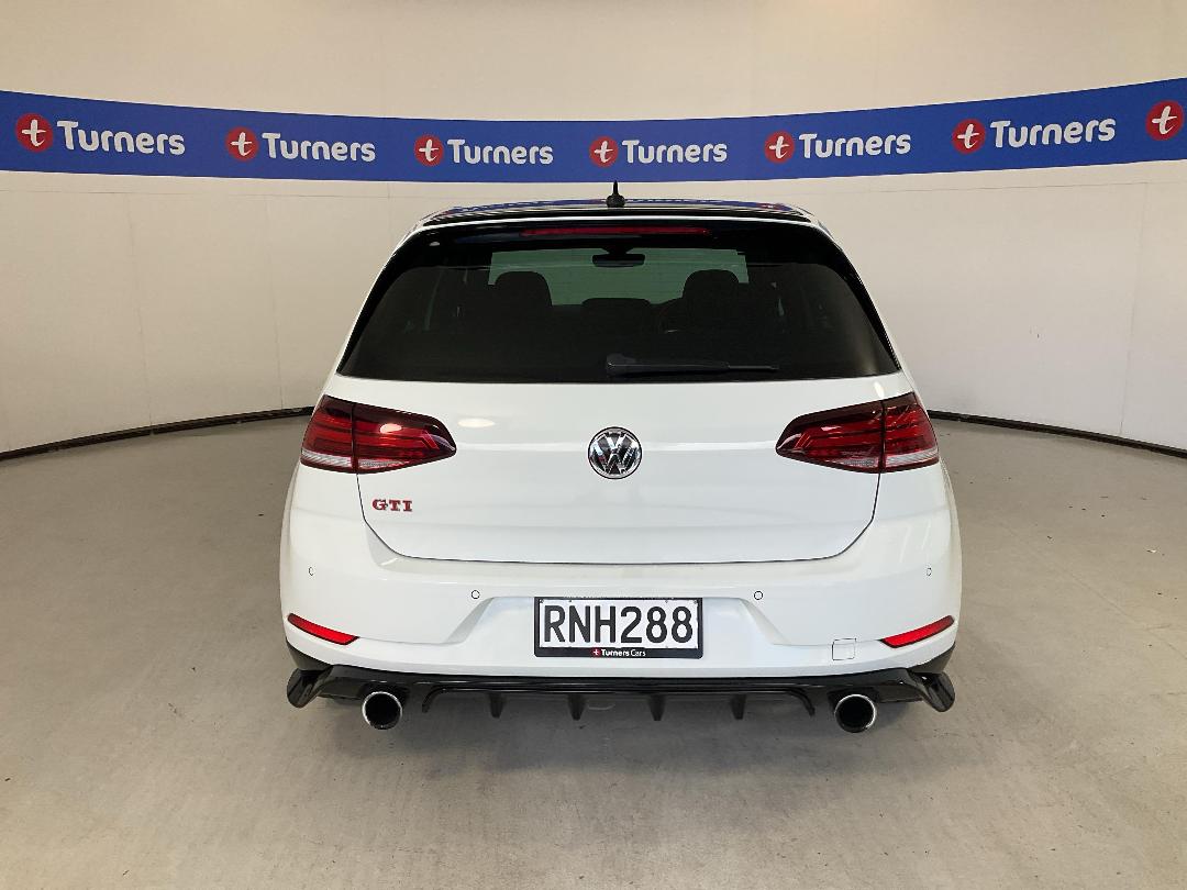 Photo '6' of Volkswagen Golf