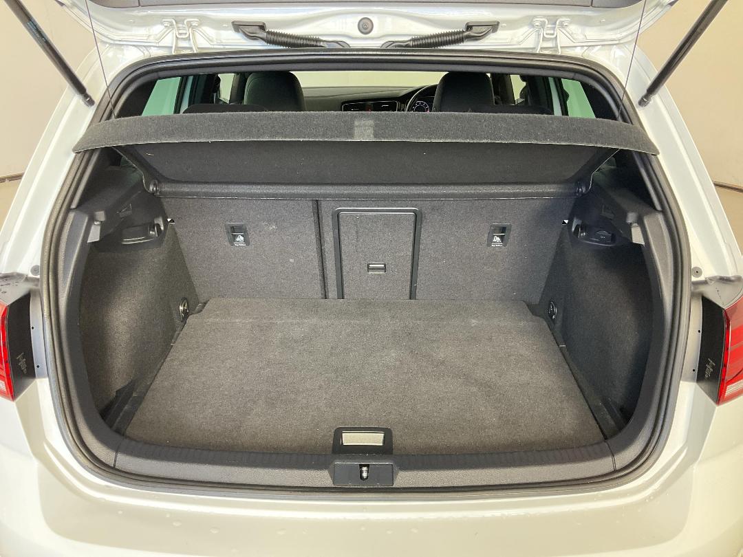 Photo '14' of Volkswagen Golf