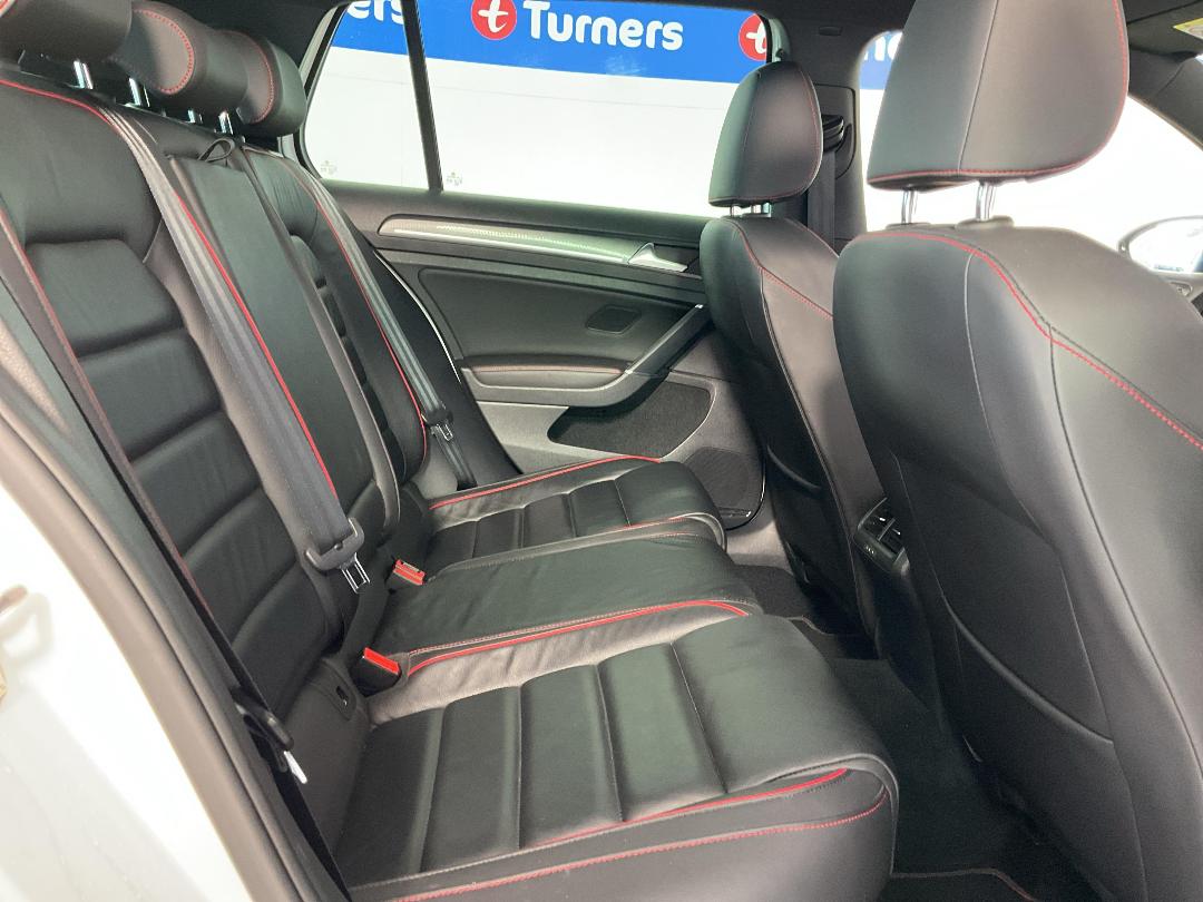 Photo '20' of Volkswagen Golf