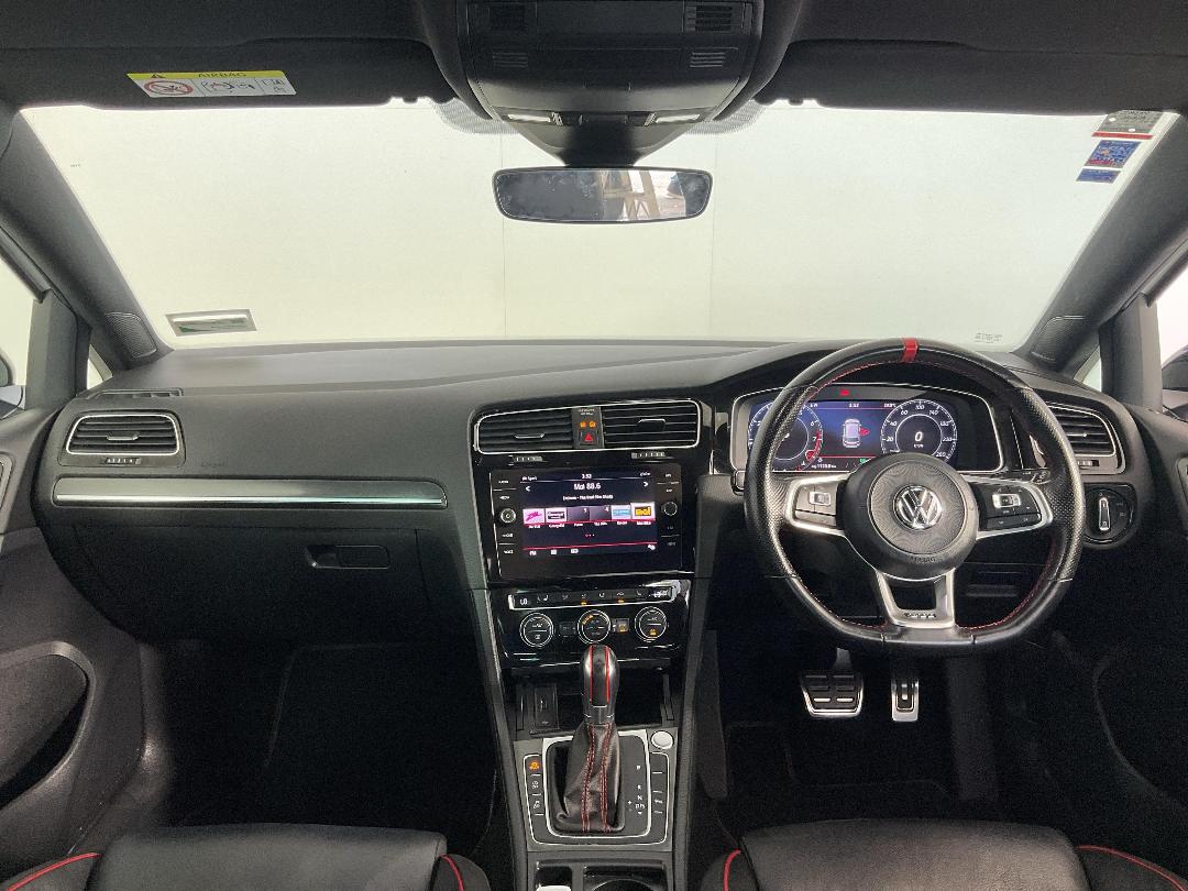 Photo '17' of Volkswagen Golf