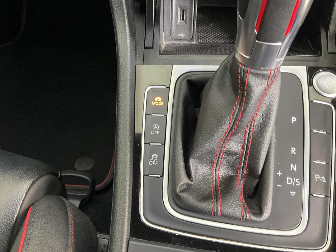 Photo '29' of Volkswagen Golf