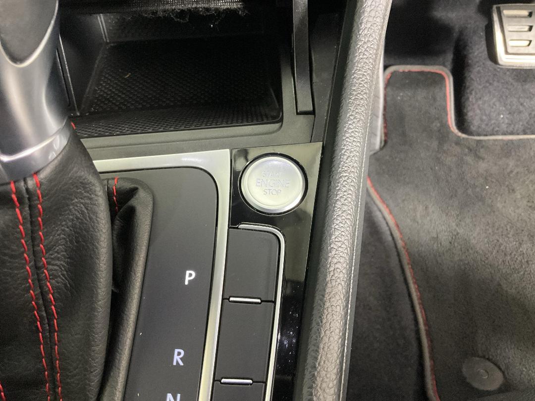 Photo '30' of Volkswagen Golf