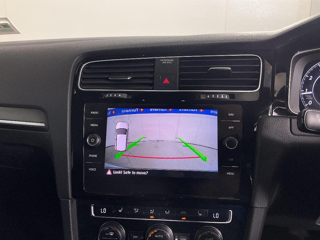 Photo '32' of Volkswagen Golf