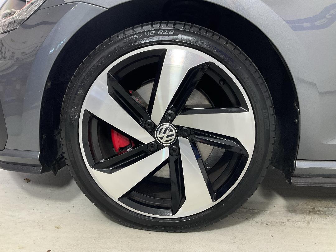 Photo '10' of Volkswagen Golf