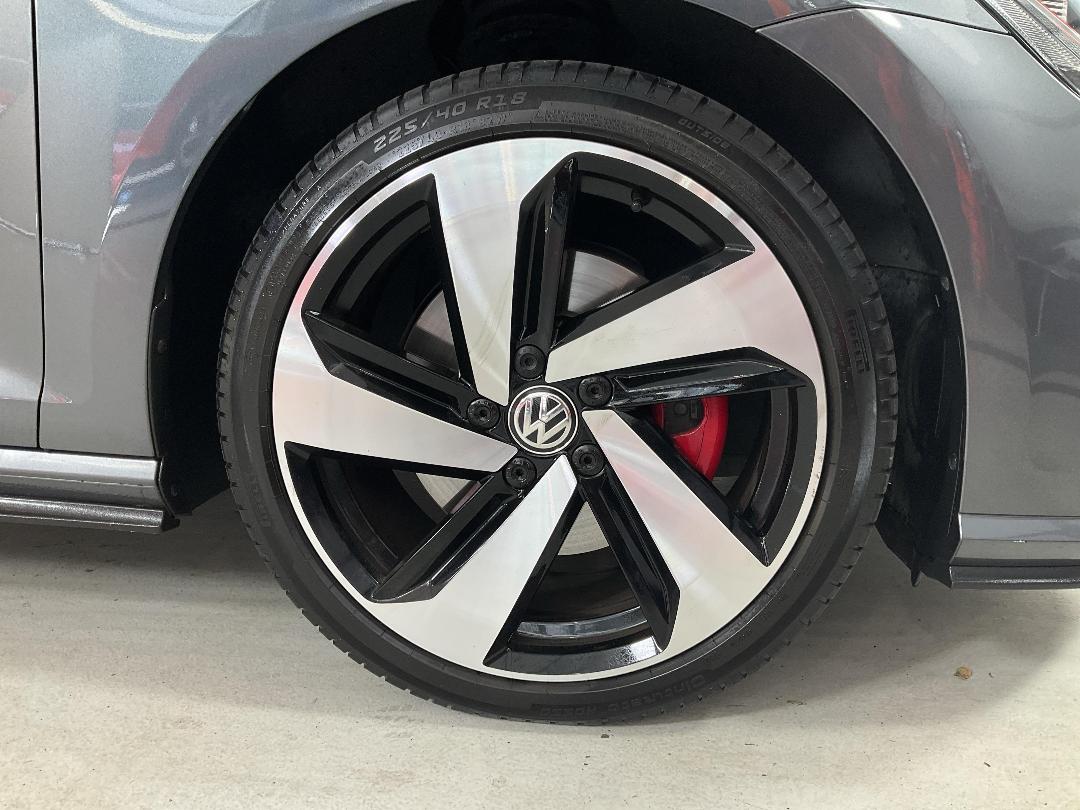 Photo '9' of Volkswagen Golf