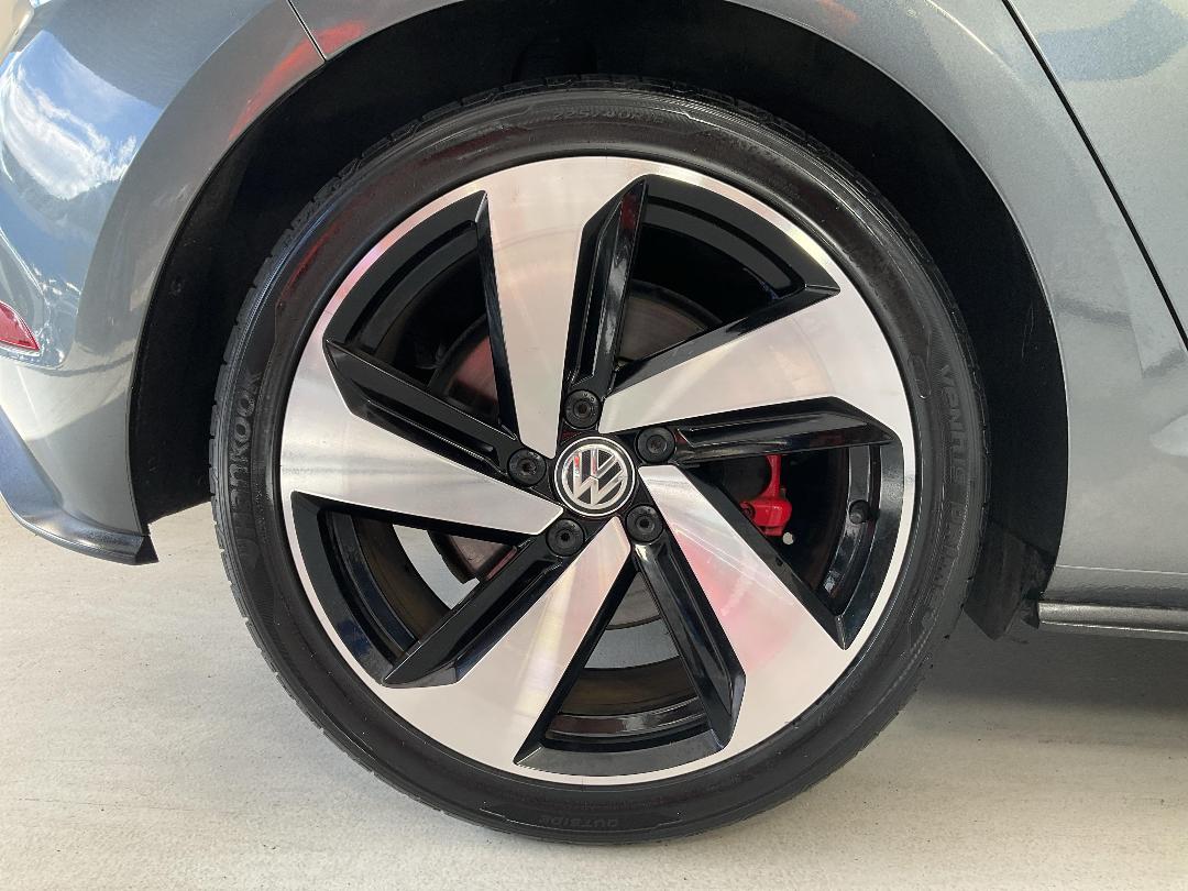 Photo '12' of Volkswagen Golf