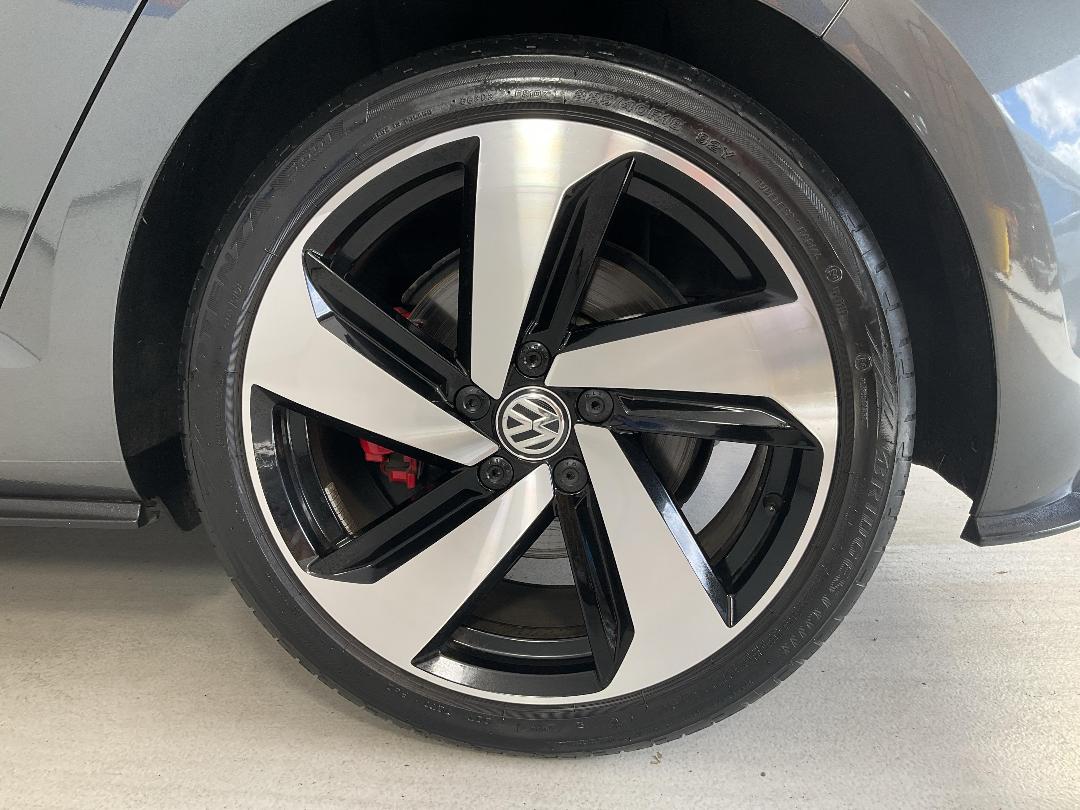 Photo '11' of Volkswagen Golf