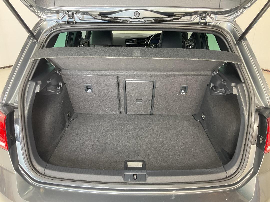 Photo '14' of Volkswagen Golf