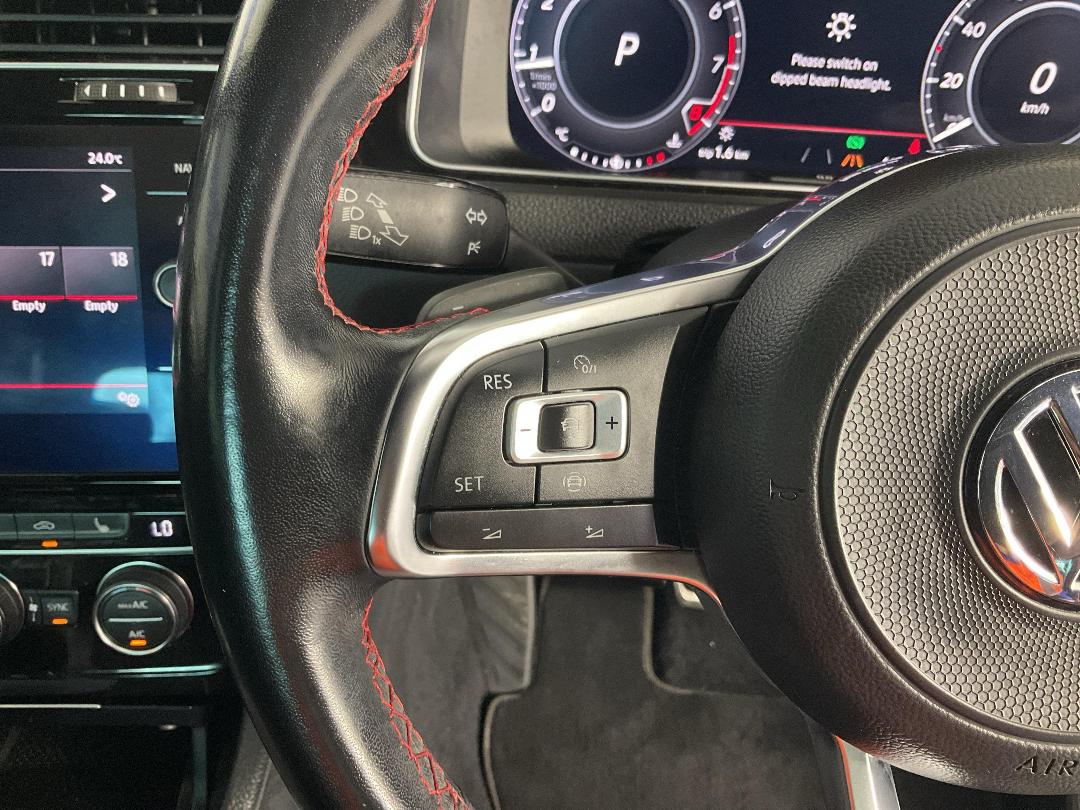 Photo '27' of Volkswagen Golf