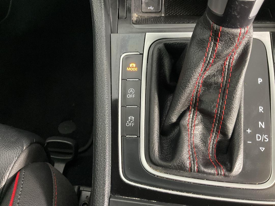 Photo '30' of Volkswagen Golf