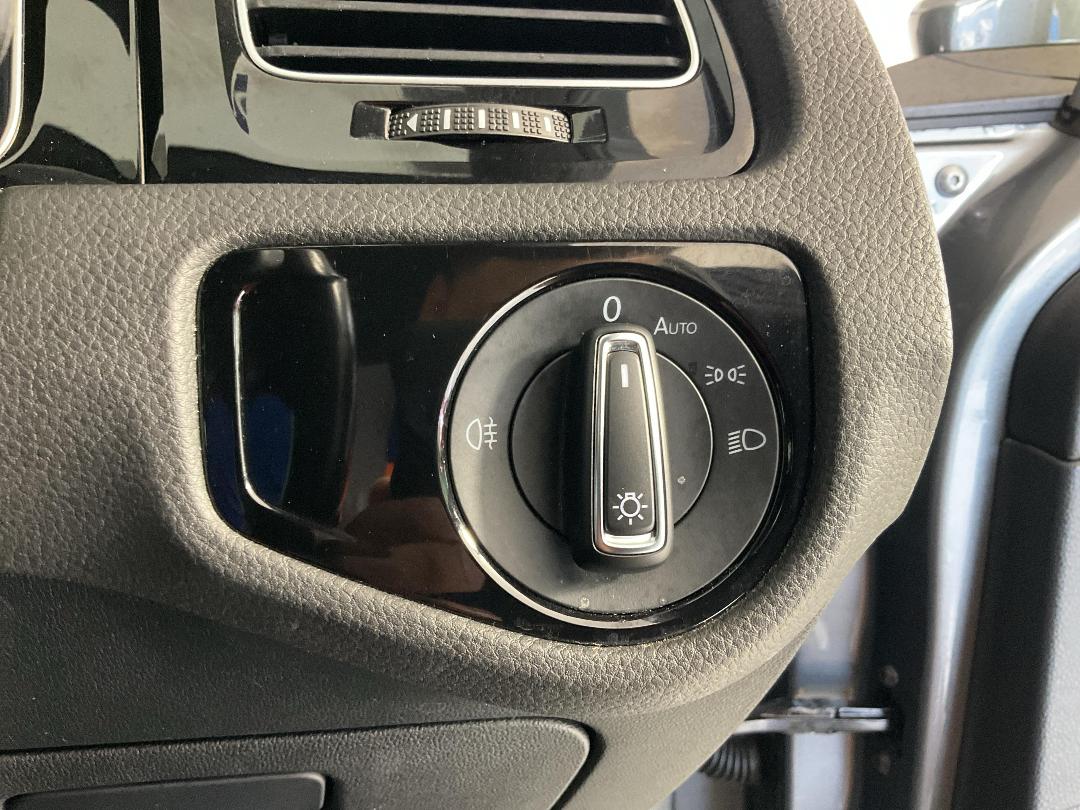 Photo '33' of Volkswagen Golf