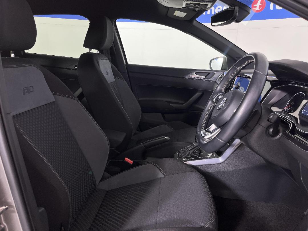 Photo '16' of Volkswagen Polo Photo '16' of Volkswagen Polo