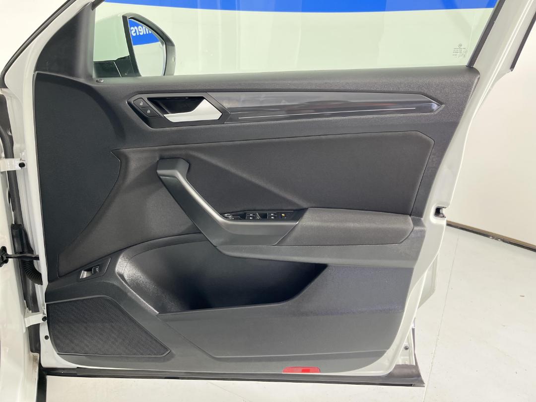 Photo '15' of Volkswagen T-ROC Photo '15' of Volkswagen T-ROC