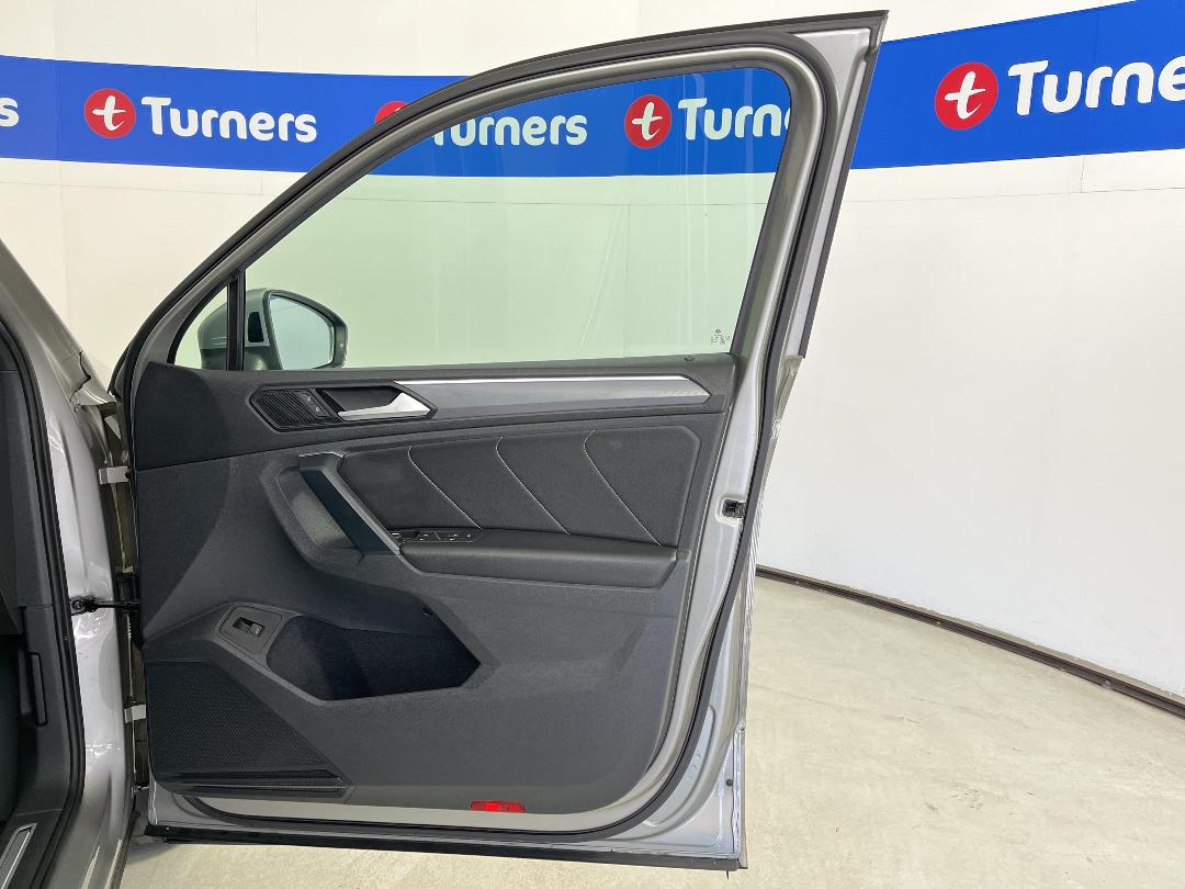 Photo '15' of Volkswagen Tiguan Photo '15' of Volkswagen Tiguan