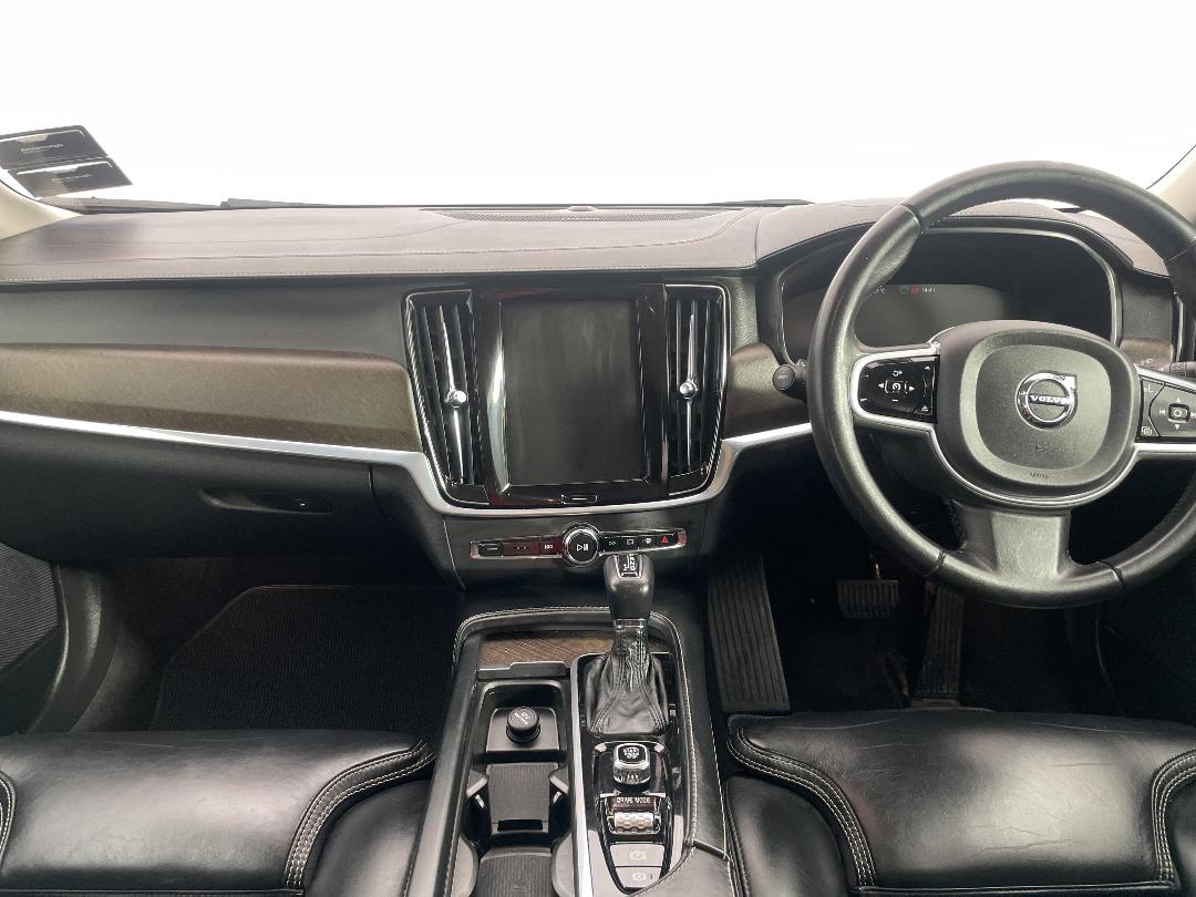 Photo '17' of Volvo V90 Cross Country