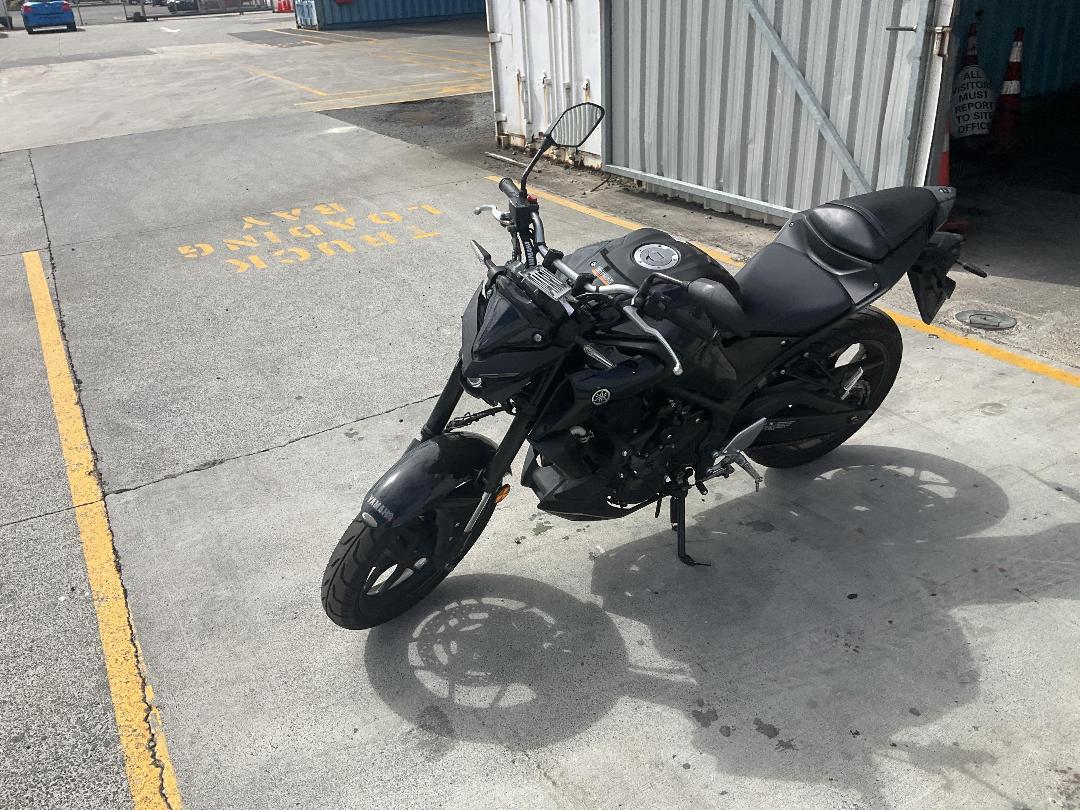 Photo '4' of Yamaha MT03LA L