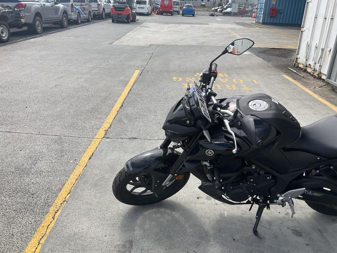 Photo '16' of Yamaha MT03LA L