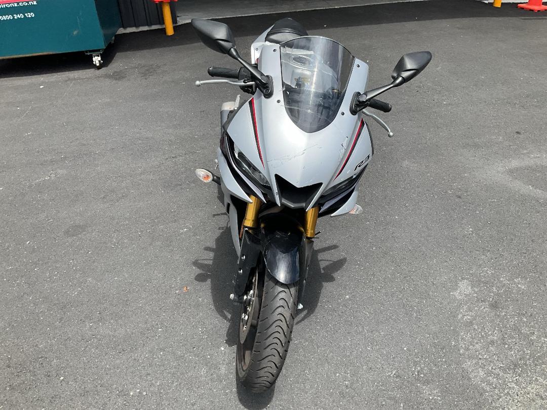 Photo '2' of Yamaha YZF-R3A L