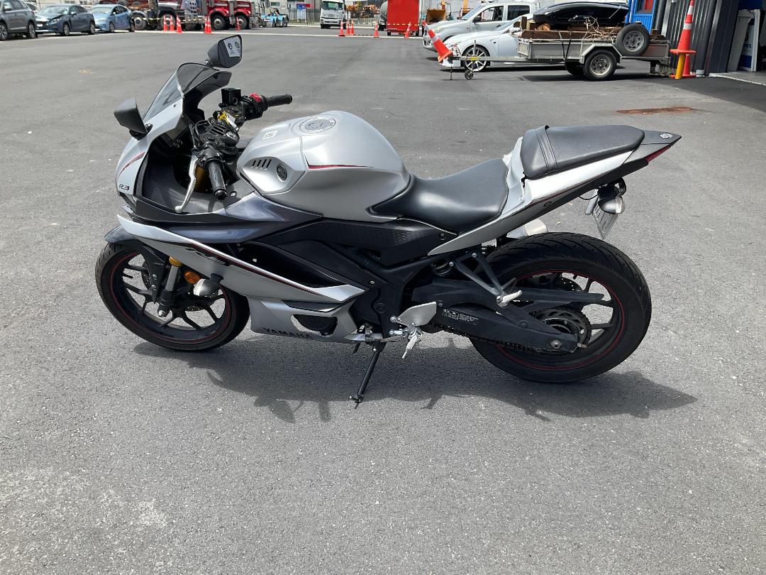 Photo '8' of Yamaha YZF-R3A L