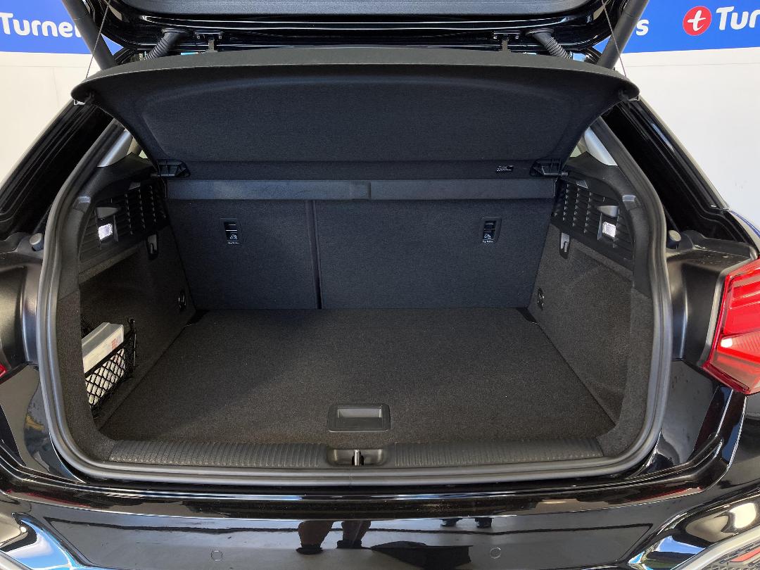 Photo '14' of Audi Q2